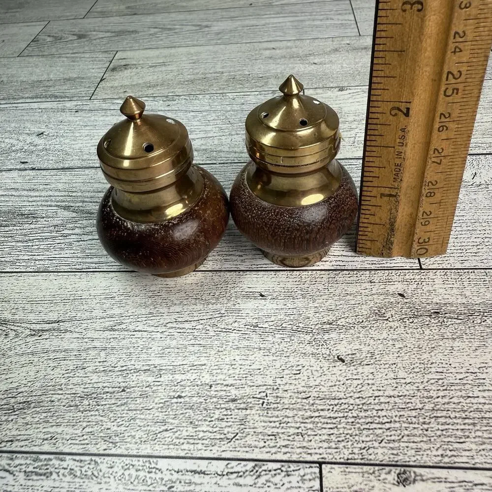 VINTAGE BRASS‎ & WOOD TABLE SALT AND PEPPER SHAKERS Small Size Taiwan Made